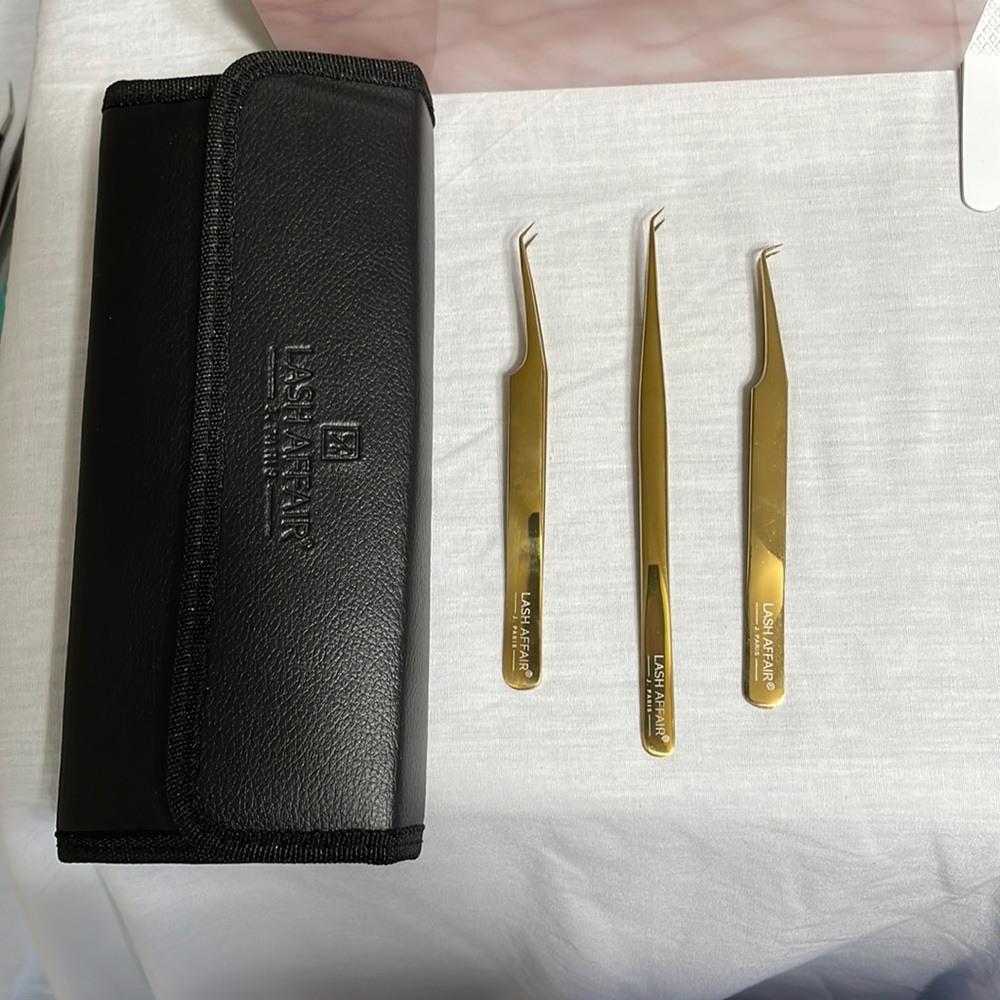 Lash affair tweezers
